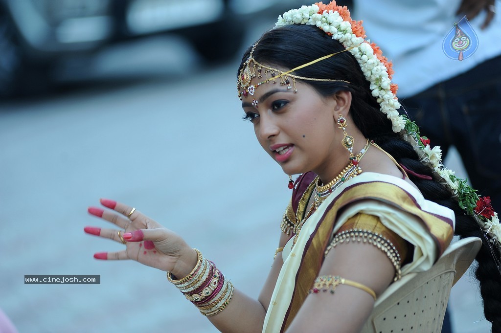 Ester Noronha New Pics - 34 / 54 photos