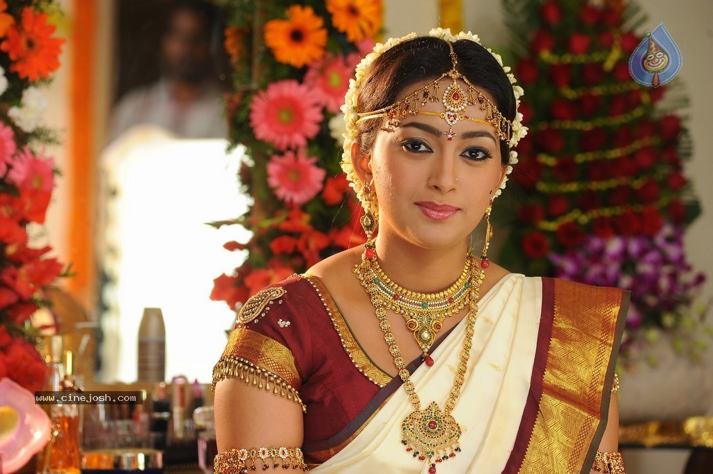 Ester Noronha New Pics - 42 / 54 photos