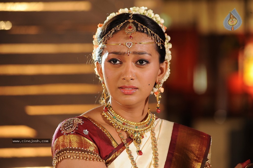 Ester Noronha New Pics - 47 / 54 photos