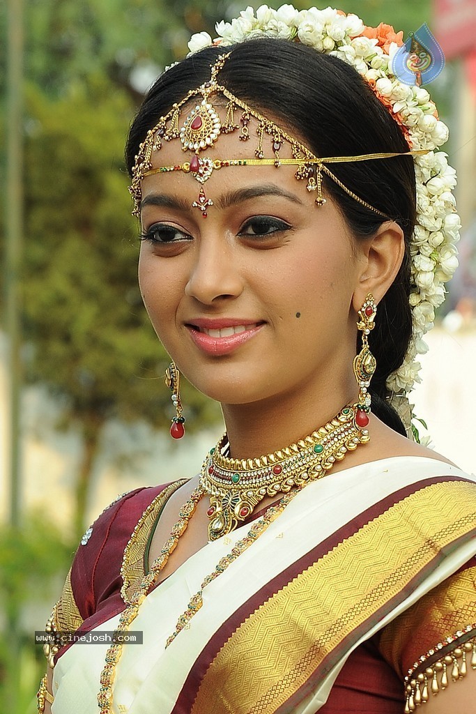 Ester Noronha New Pics - 50 / 54 photos