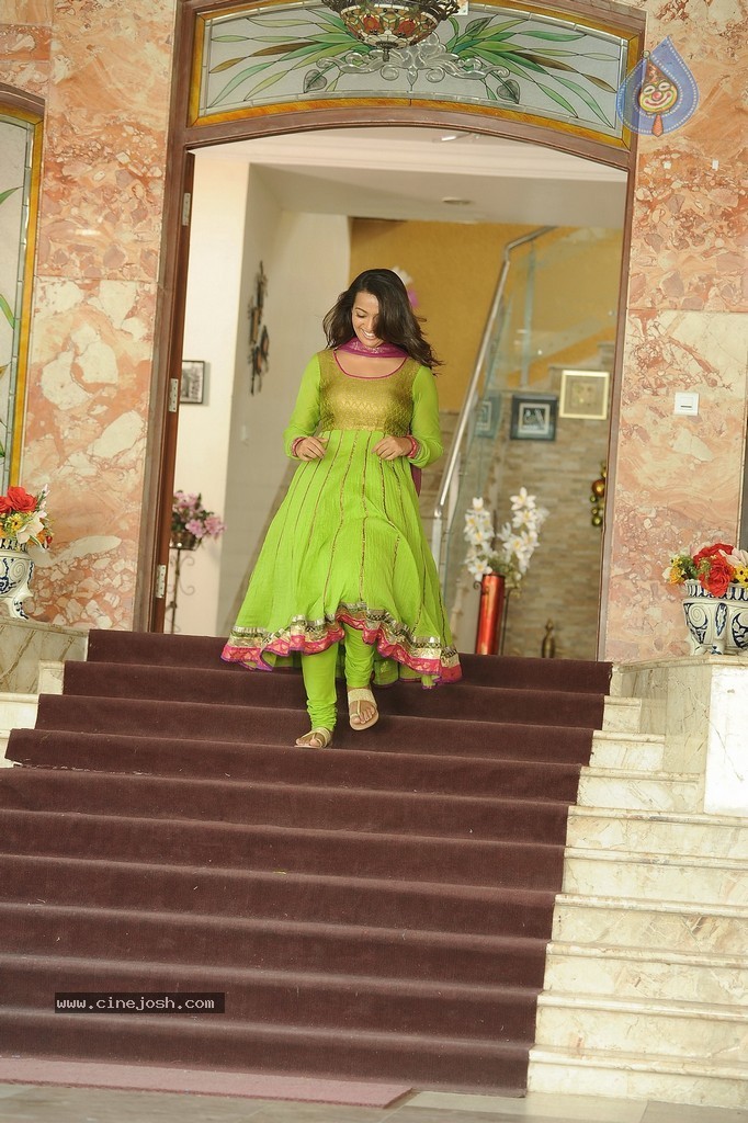 Ester Noronha New Pics - 31 / 75 photos