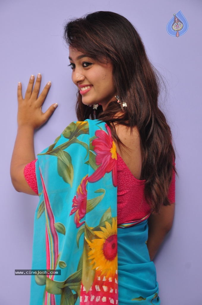 Ester Noronha New Stills - 26 / 75 photos