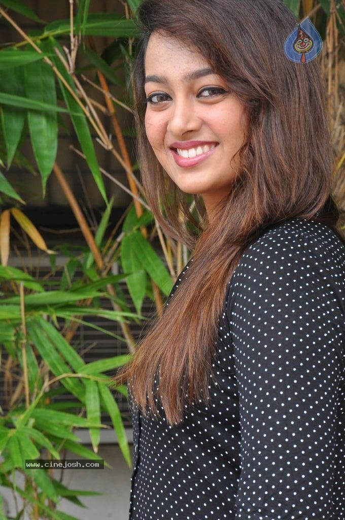 Ester Noronha New Stills - 42 / 79 photos