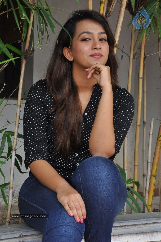Ester Noronha New Stills - 48 / 79 photos