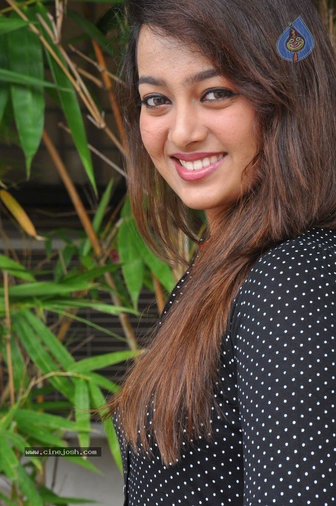 Ester Noronha New Stills - 54 / 79 photos