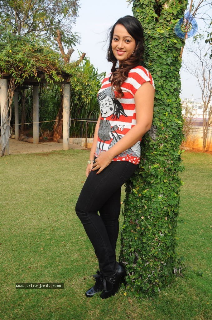 Ester Noronha Pics - 11 / 113 photos
