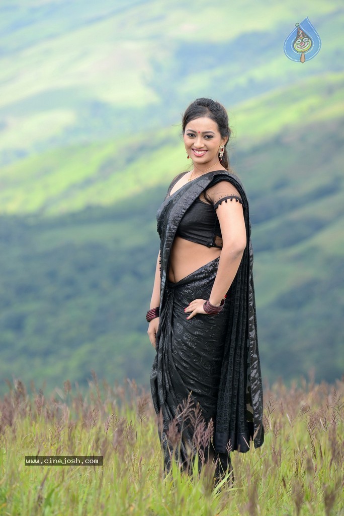 Ester Noronha Stills - 23 / 67 photos