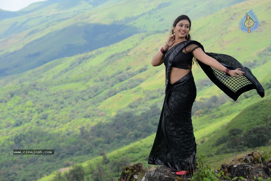 Ester Noronha Stills - 36 / 67 photos