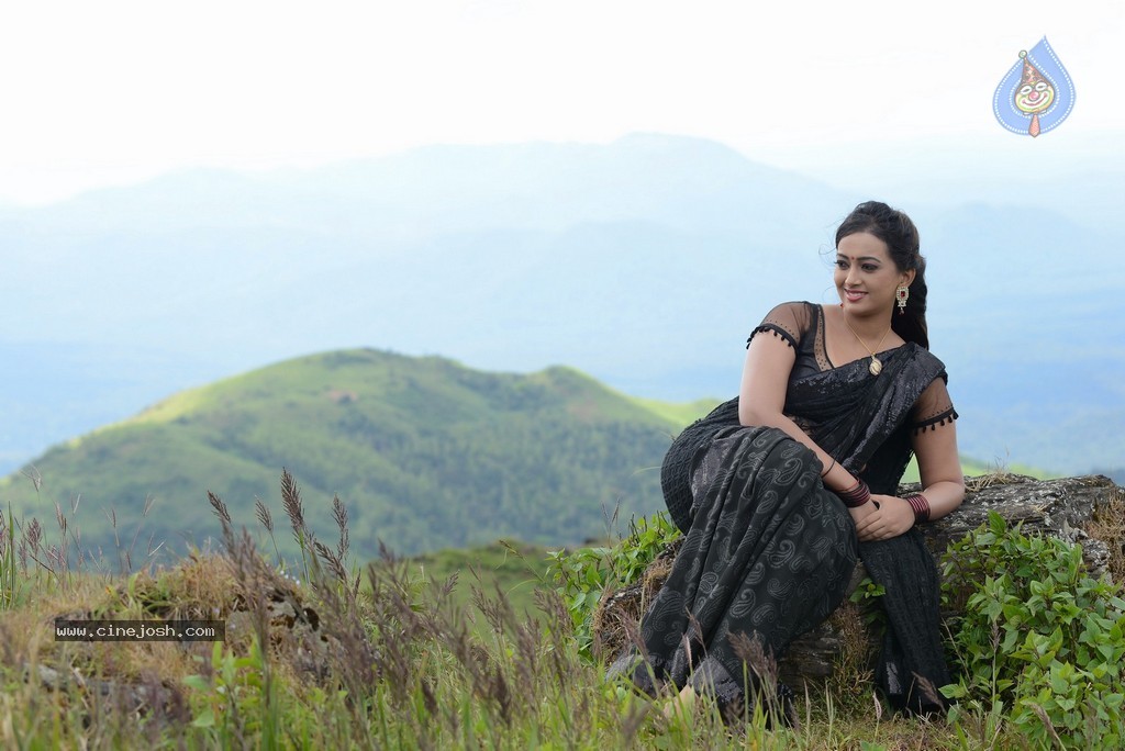 Ester Noronha Stills - 47 / 67 photos