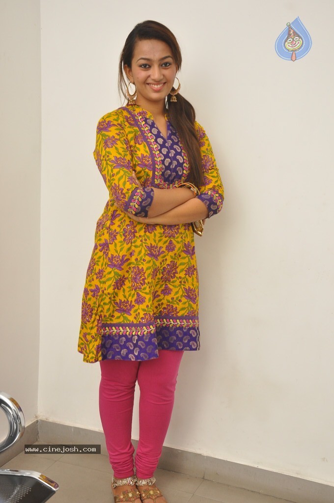 Esther Stills - 5 / 41 photos