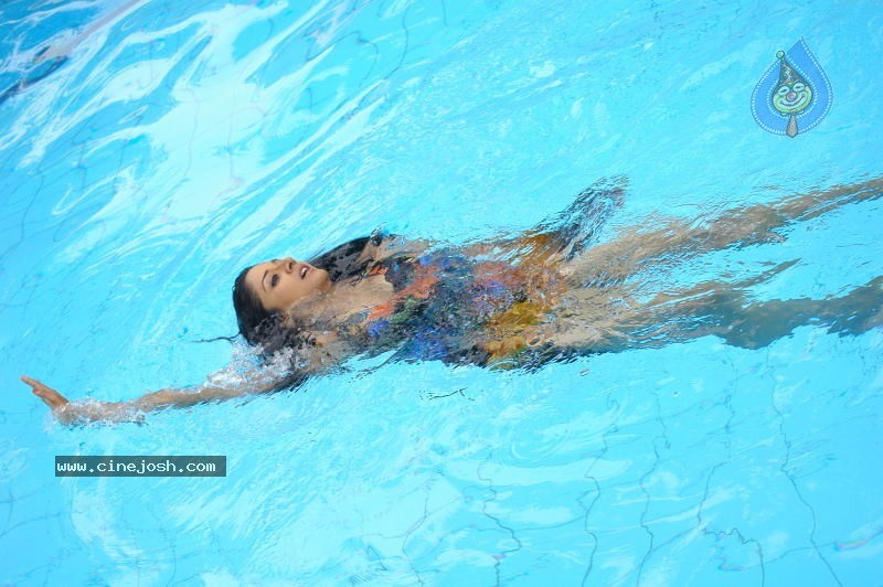 Exclusive Spicy Gallery Vimala Raman - 2 / 46 photos