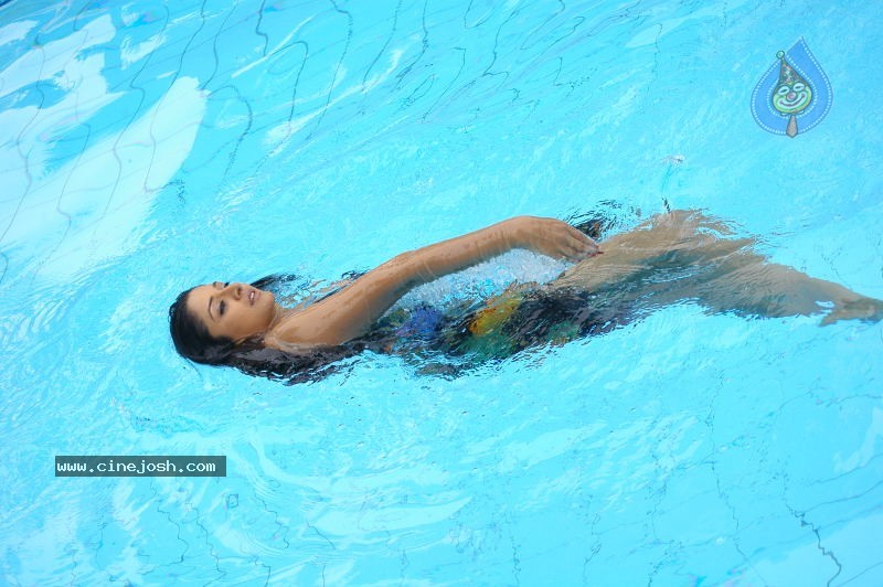 Exclusive Spicy Gallery Vimala Raman - 22 / 46 photos