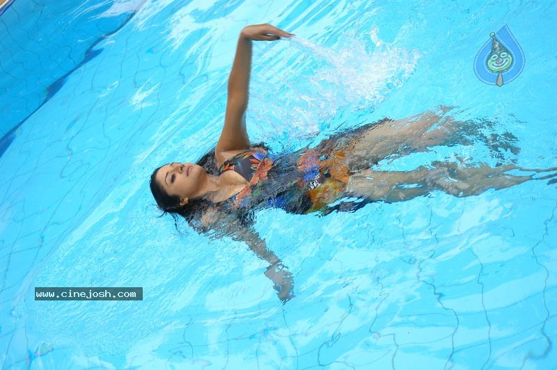 Exclusive Spicy Gallery Vimala Raman - 23 / 46 photos
