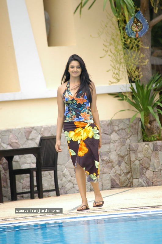 Exclusive Spicy Gallery Vimala Raman - 24 / 46 photos
