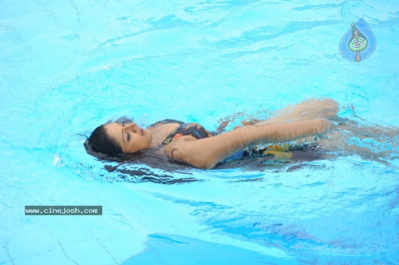 Exclusive Spicy Gallery Vimala Raman - 32 / 46 photos