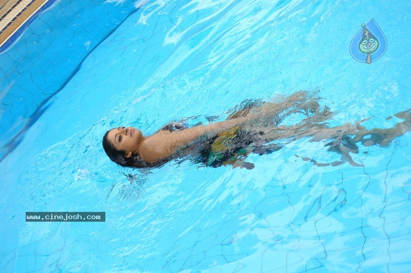 Exclusive Spicy Gallery Vimala Raman - 36 / 46 photos
