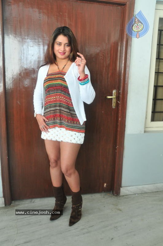Fara Khan Spicy Stills - 11 / 128 photos