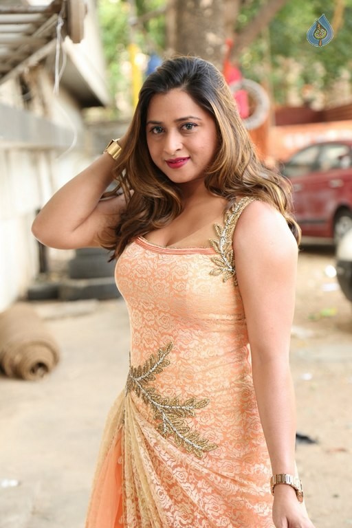 Farah Khan Latest Photos - 43 / 55 photos