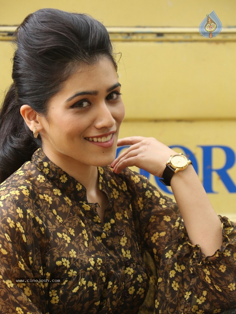 Gajal New Stills - 12 / 94 photos