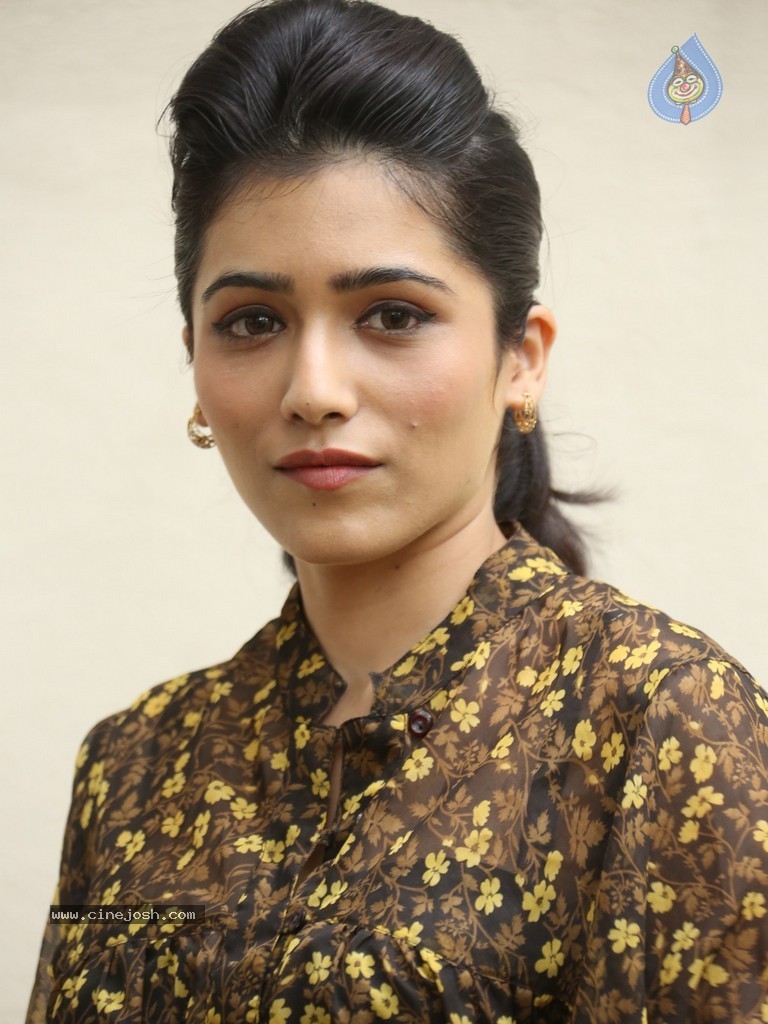 Gajal New Stills - 14 / 94 photos