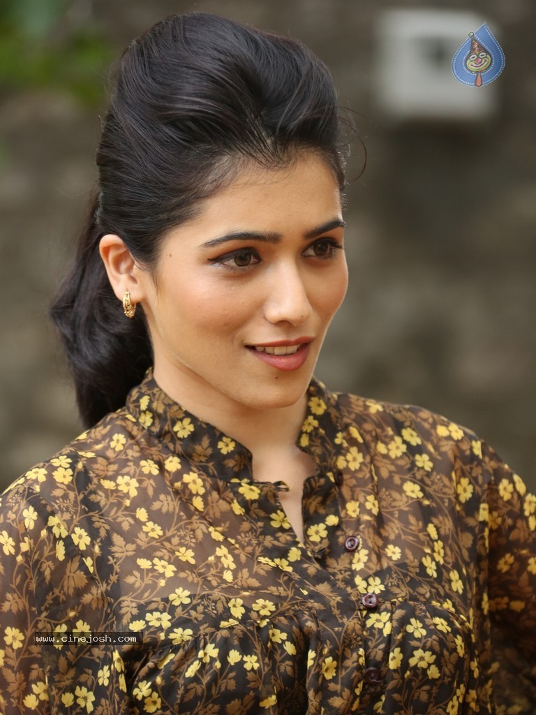 Gajal New Stills - 63 / 94 photos