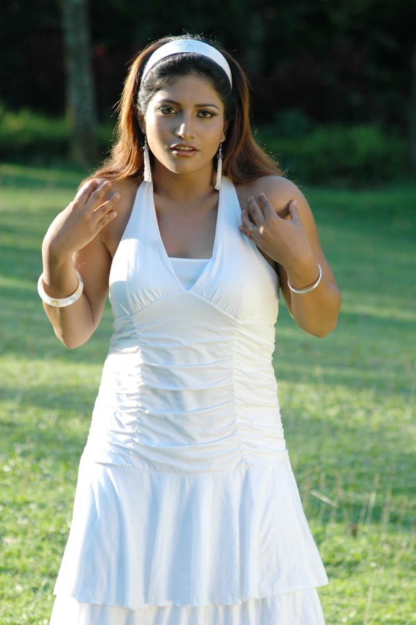 Gayathri - 72 / 101 photos