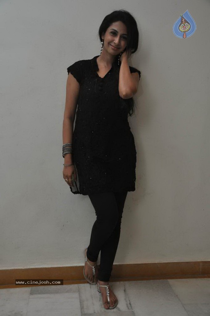 Gayatri Iyer New Stills - 14 / 53 photos