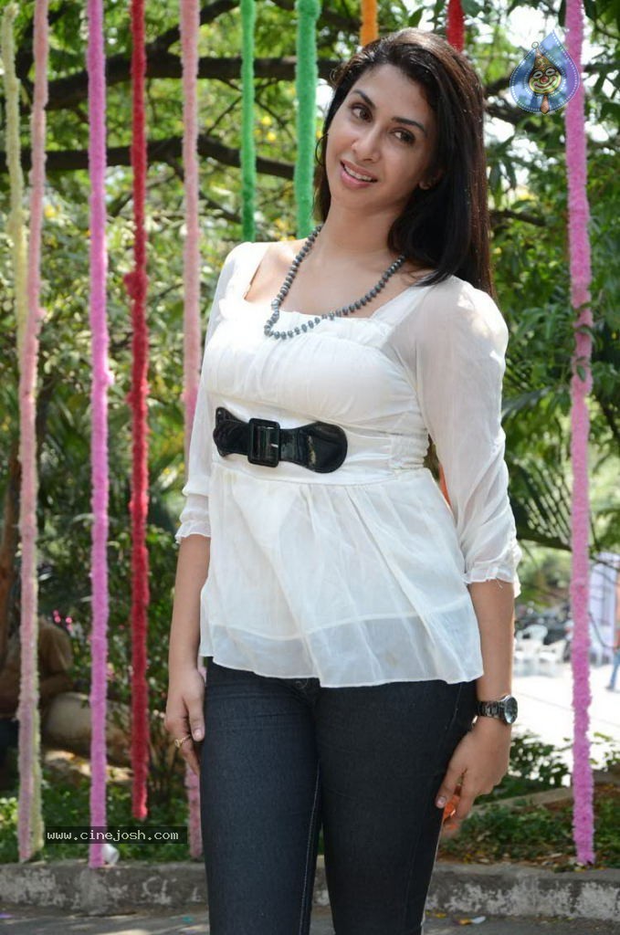 Gayatri Iyer New Stills - 1 / 66 photos