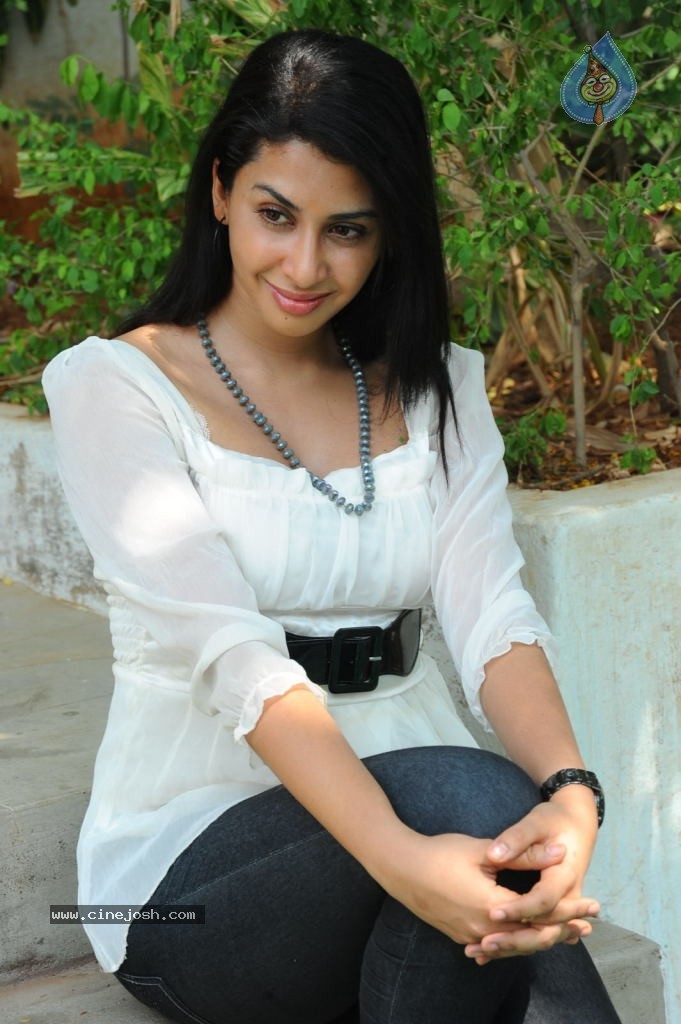 Gayatri Iyer New Stills - 62 / 66 photos