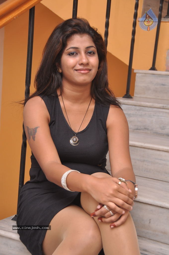 Geethanjali Hot Stills - 11 / 100 photos