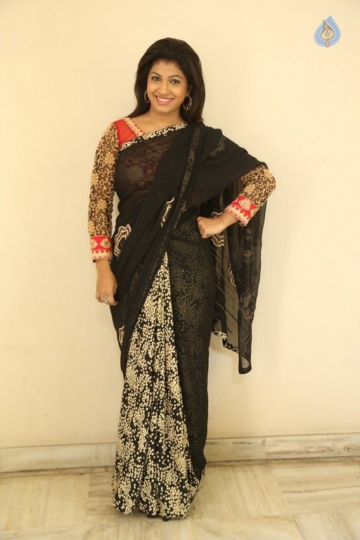 Geethanjali Latest Photos - 30 / 37 photos