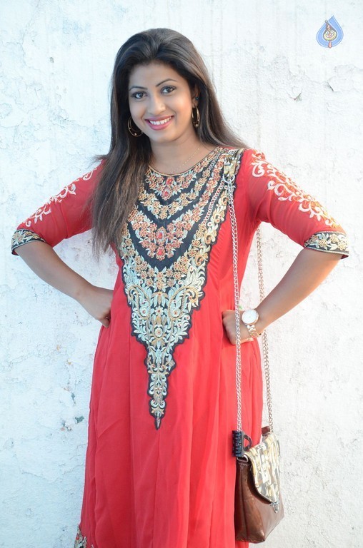 Geethanjali Latest Pics - 26 / 29 photos