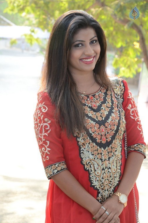 Geethanjali Latest Pics - 27 / 29 photos