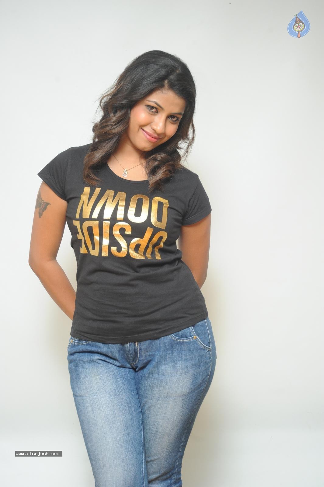 Geethanjali New Stills - 10 / 90 photos
