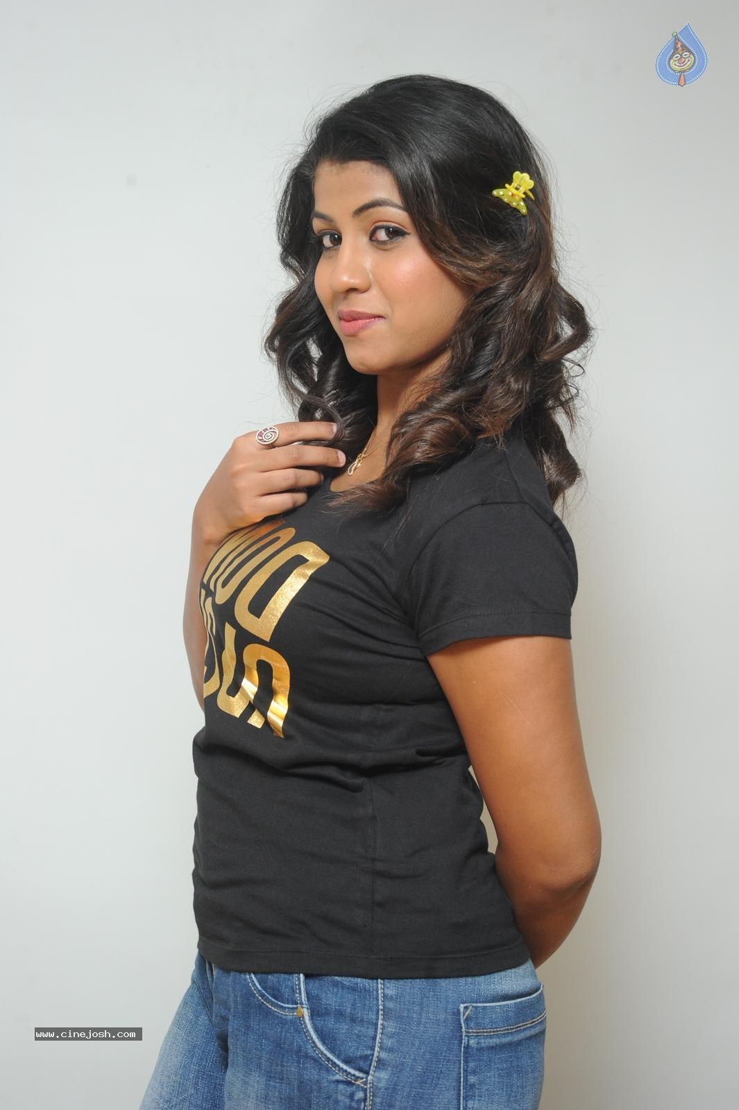 Geethanjali New Stills - 57 / 90 photos