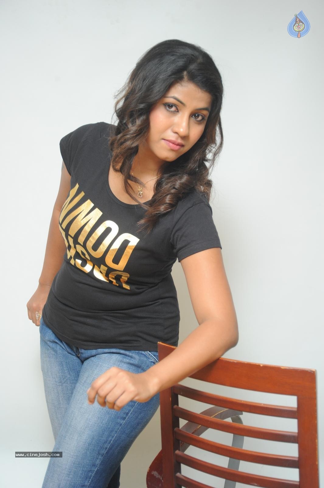 Geethanjali New Stills - 59 / 90 photos