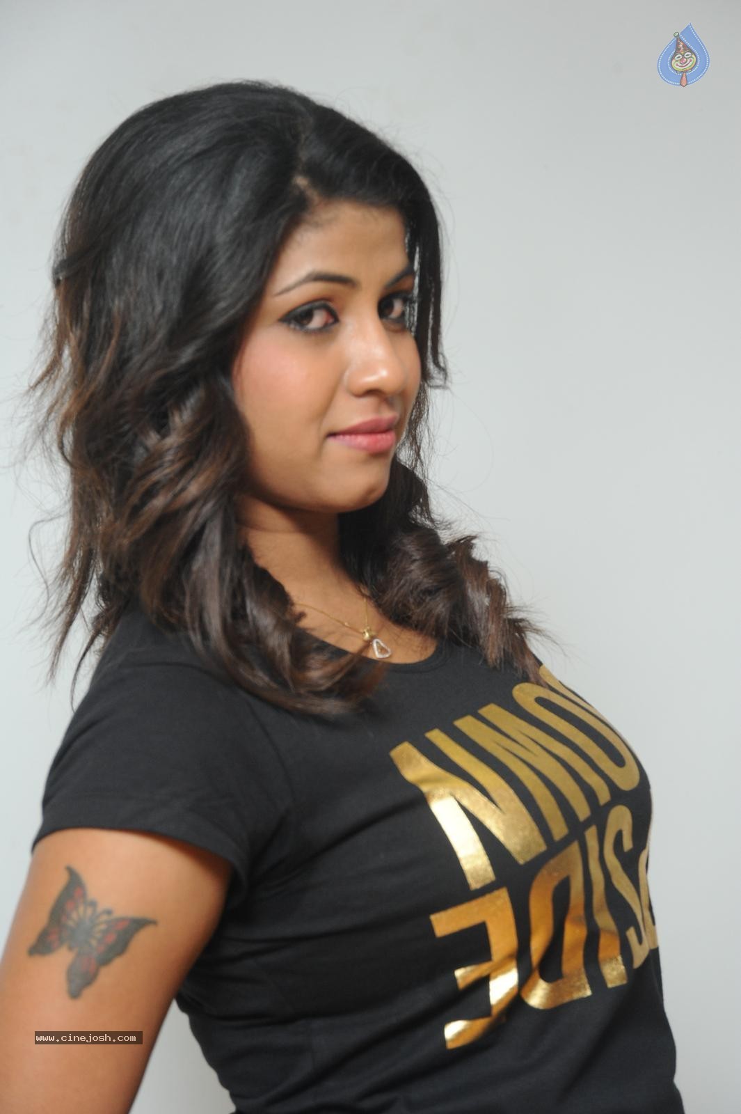 Geethanjali New Stills - 62 / 90 photos
