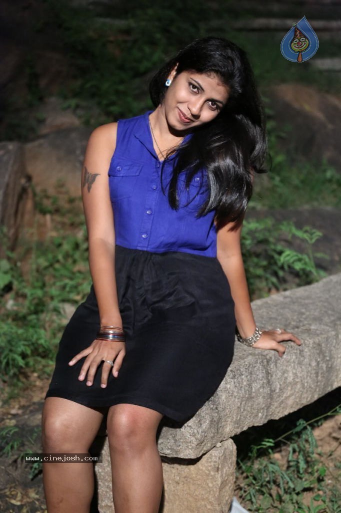 Geethanjali Stills - 18 / 48 photos