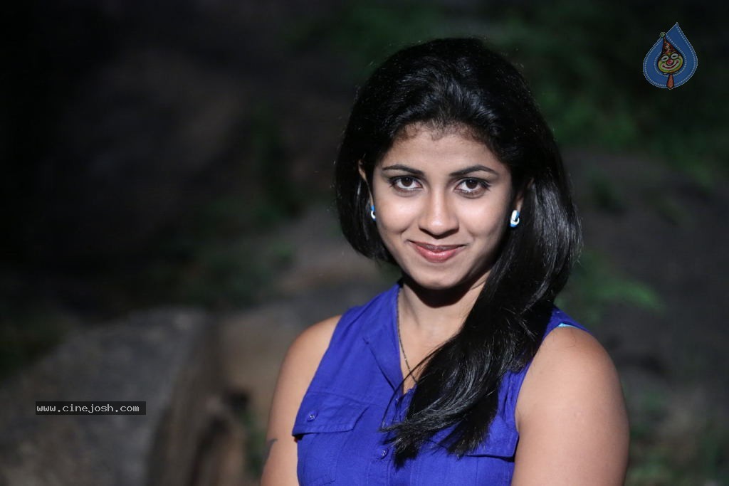 Geethanjali Stills - 33 / 48 photos