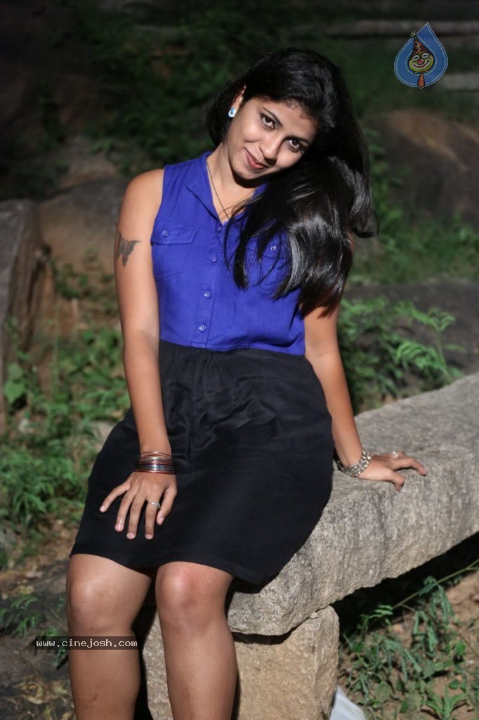 Geethanjali Stills - 34 / 48 photos