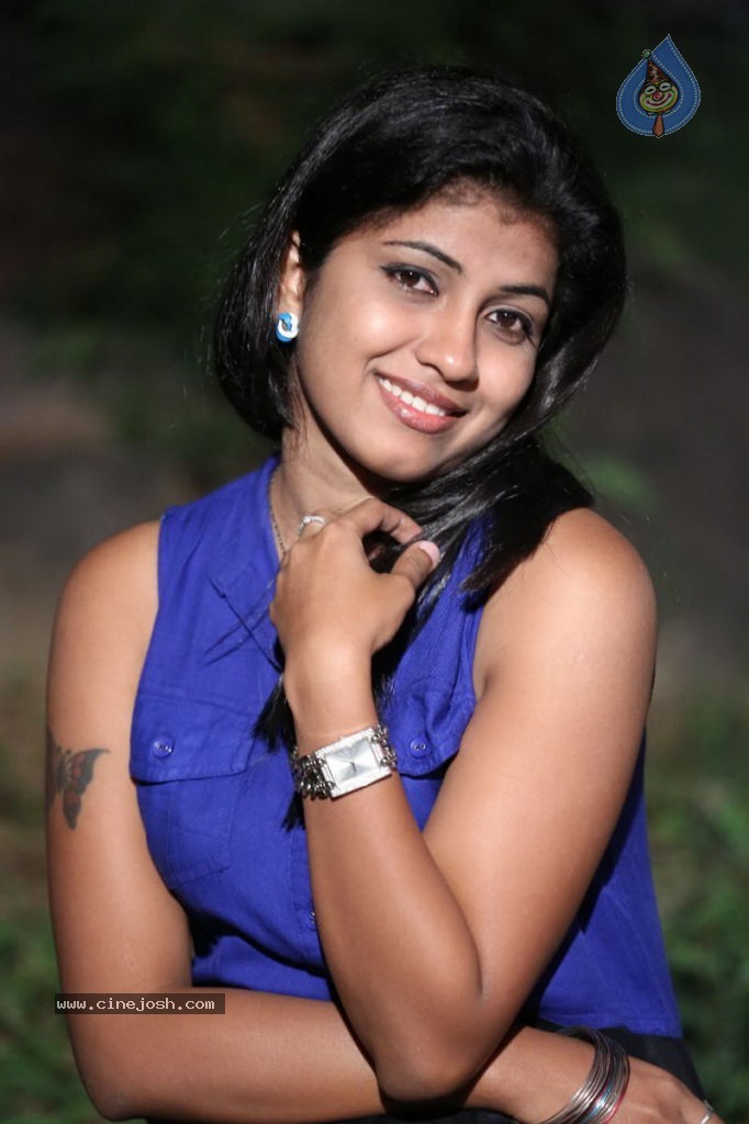 Geethanjali Stills - 38 / 48 photos