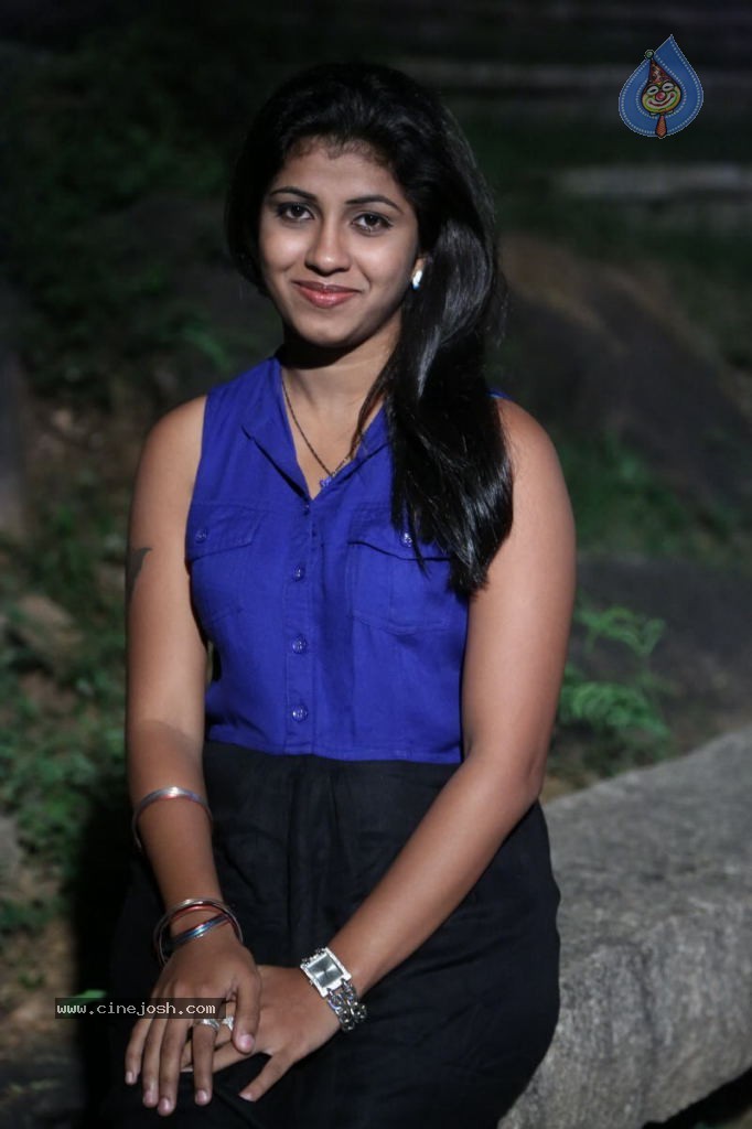 Geethanjali Stills - 39 / 48 photos