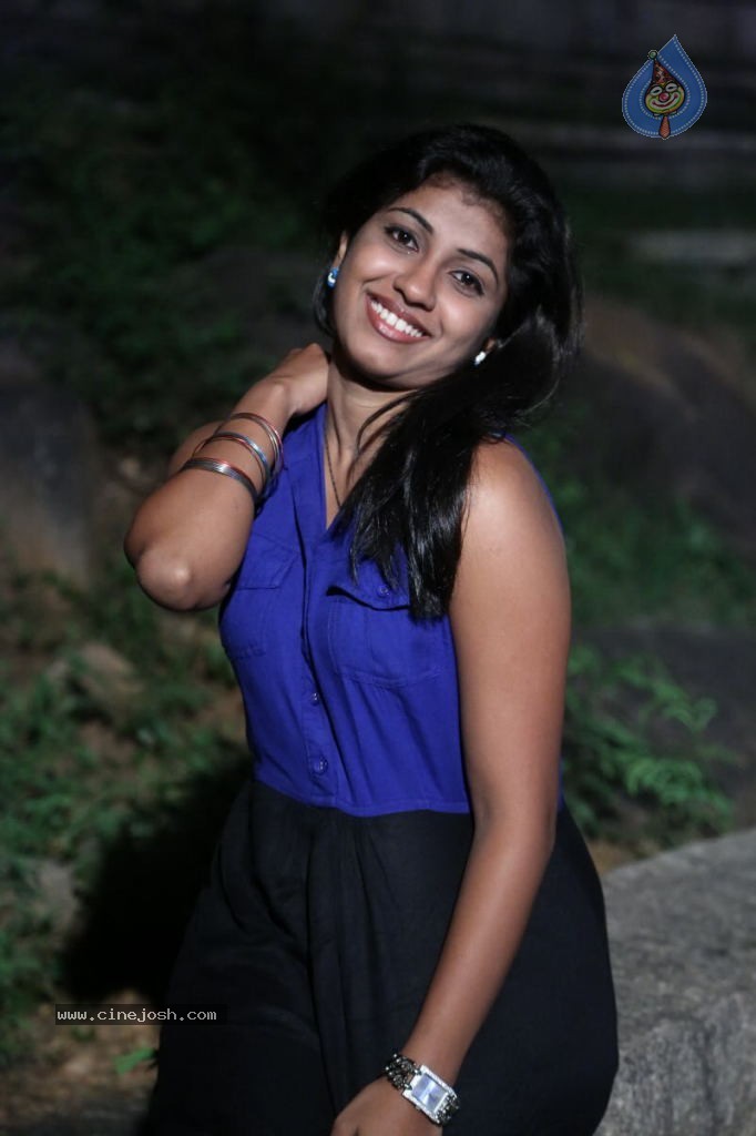 Geethanjali Stills - 41 / 48 photos