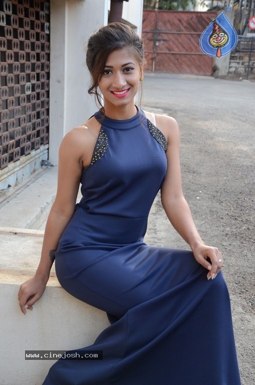 Geethika New Pics - 11 / 20 photos