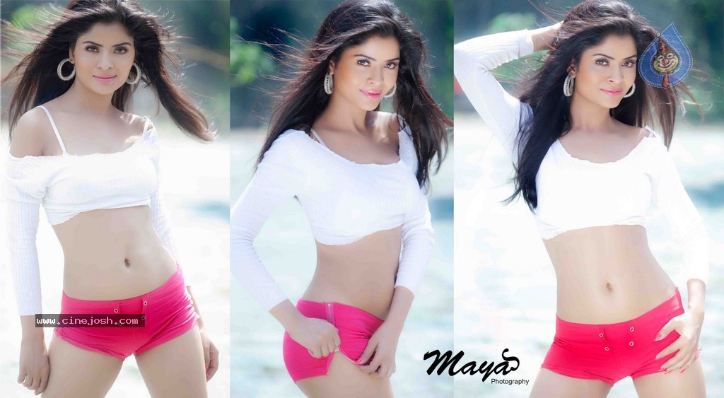 Gehana Vasisth Hot Gallery - 36 / 36 photos