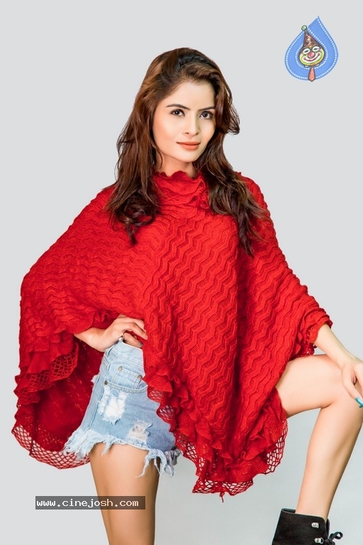 Gehana Vasisth Latest Photoshoot - 8 / 8 photos