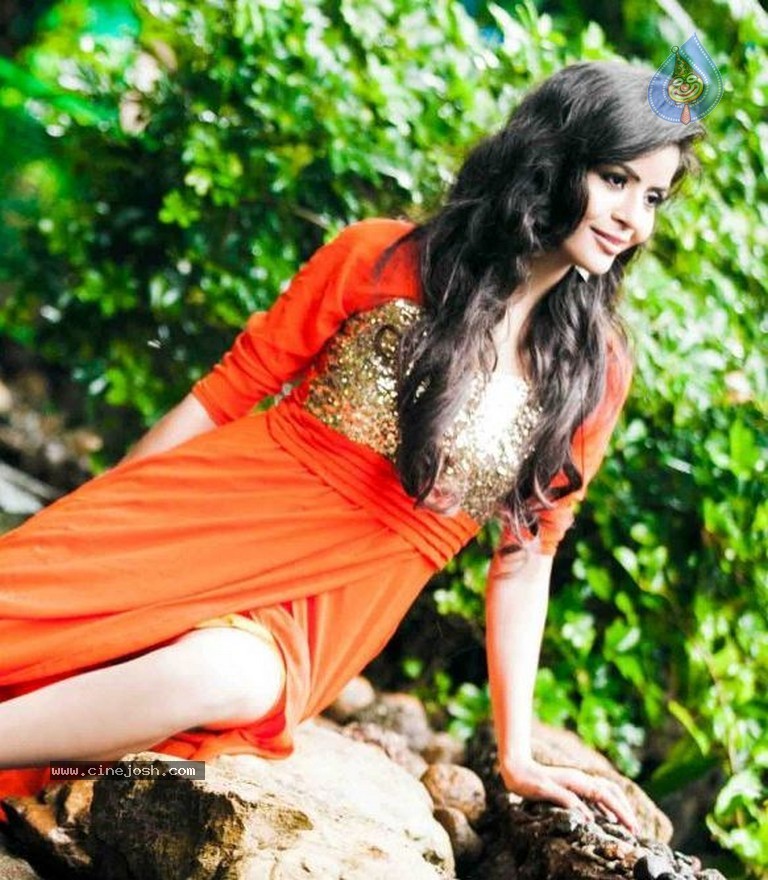 Gehana Vasisth New Pics - 5 / 44 photos