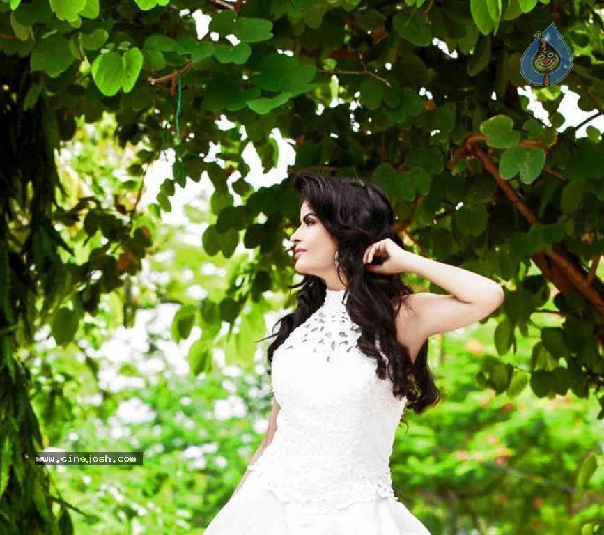 Gehana Vasisth New Pics - 23 / 44 photos