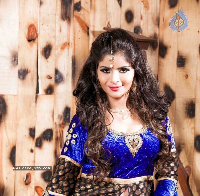 Gehana Vasisth New Pics - 44 / 44 photos