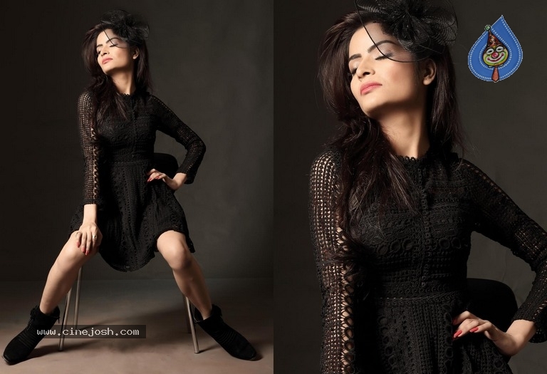 Gehana Vasisth Photoshoot Stills - 32 / 34 photos